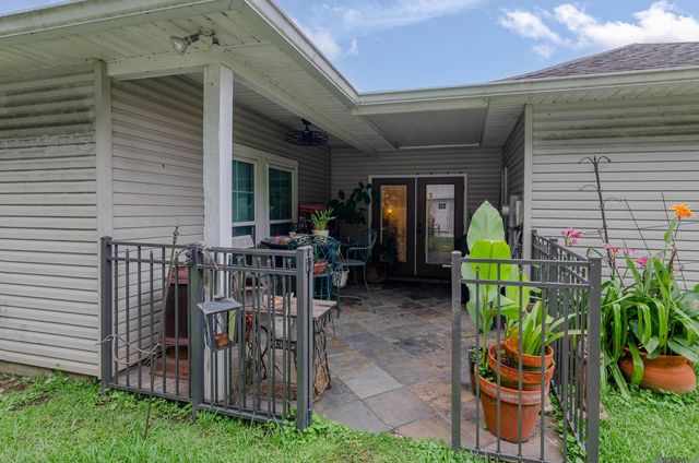 11231 Tracy St, St Amant, LA 70774