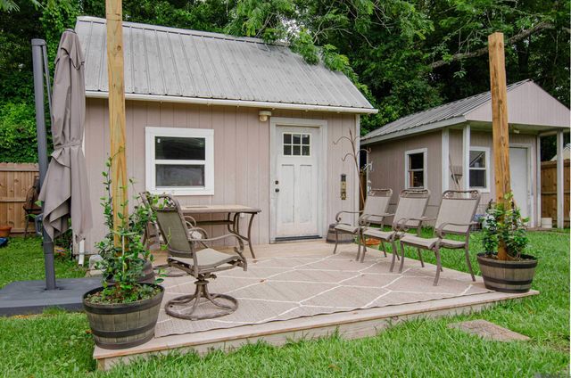 11231 Tracy St, St Amant, LA 70774