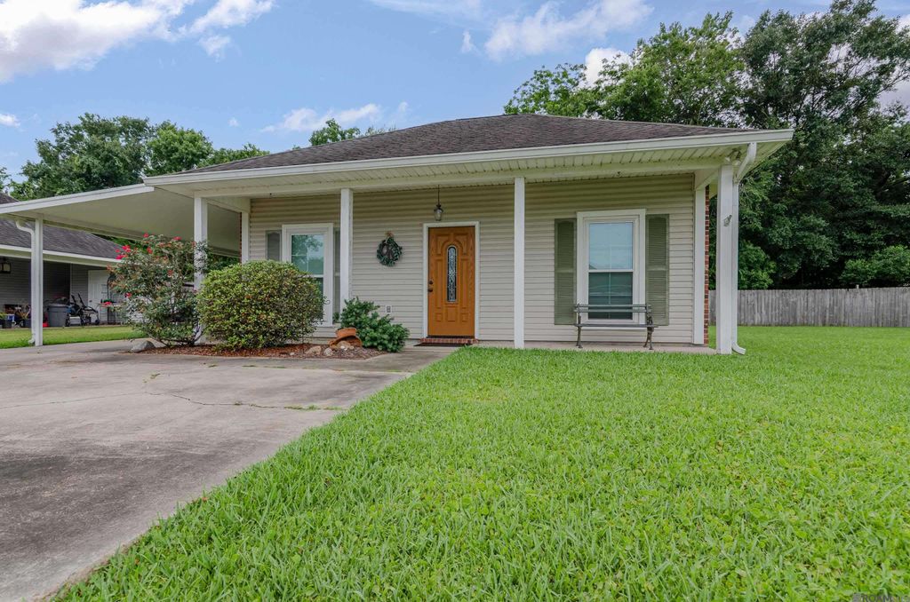 11231 Tracy St, St Amant, LA 70774