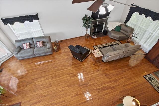 27 Reflection LN, Hampton, VA 23666