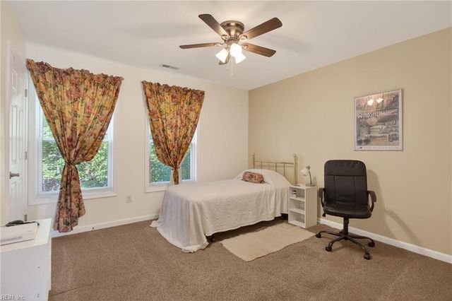 27 Reflection LN, Hampton, VA 23666
