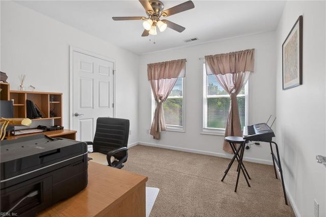 27 Reflection LN, Hampton, VA 23666