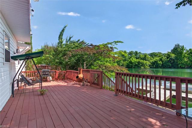 27 Reflection LN, Hampton, VA 23666
