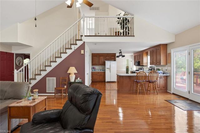 27 Reflection LN, Hampton, VA 23666