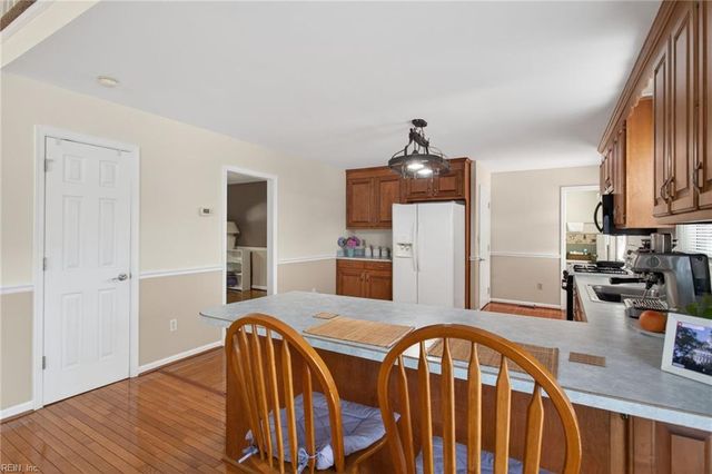 27 Reflection LN, Hampton, VA 23666