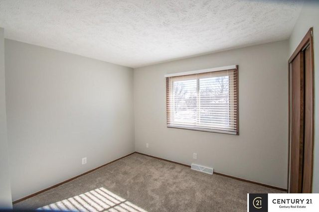 6206 S 150th Street, Omaha, NE 68137