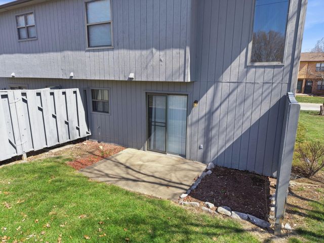 2801 W BROADWAY P-1, Columbia, MO 65203