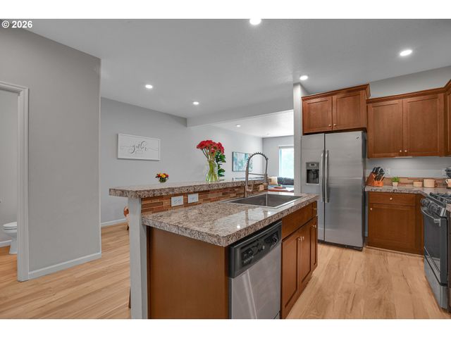 21753 Sw BERKSHIRE Ter, Sherwood, OR 97140
