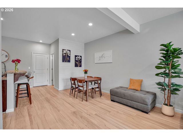 21753 Sw BERKSHIRE Ter, Sherwood, OR 97140