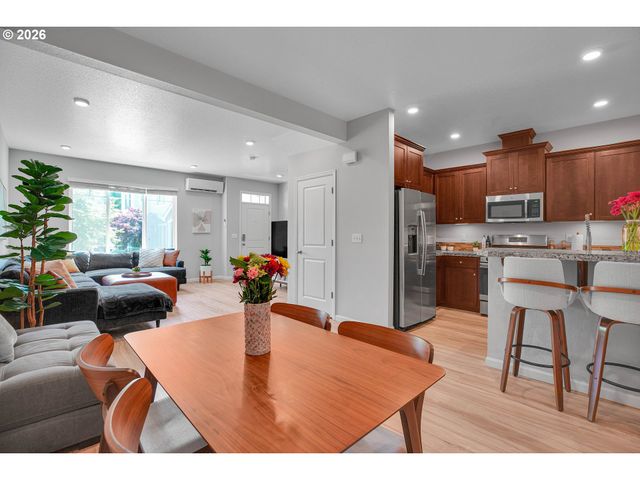 21753 Sw BERKSHIRE Ter, Sherwood, OR 97140