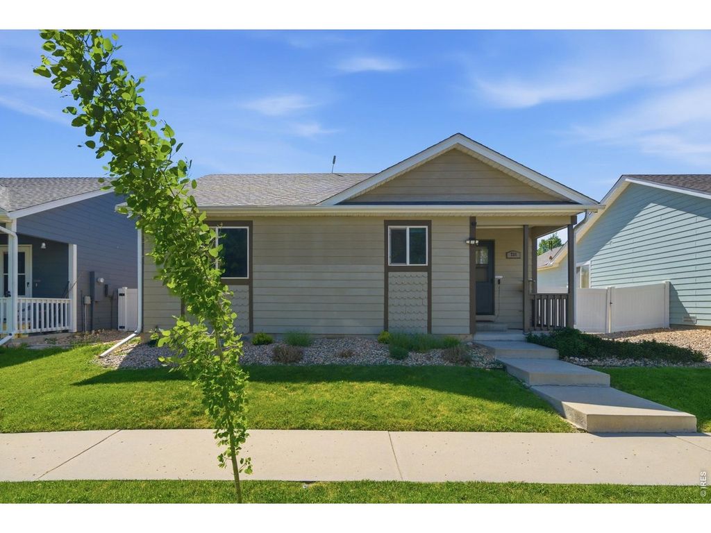 735 Breccia Ave, Loveland, CO 80537
