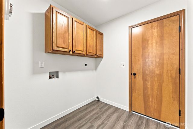 51 E North Bay Place, Allyn, WA 98524