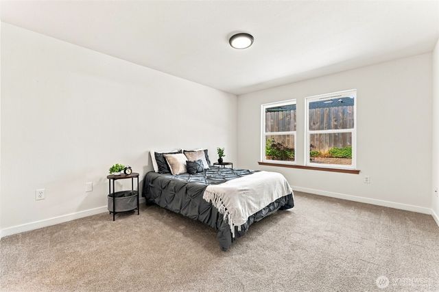 51 E North Bay Place, Allyn, WA 98524