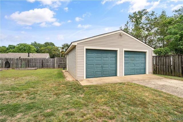 11901 Benton, Northport, AL 35475