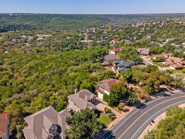 8802 Bluegrass DR, Austin, TX 78759