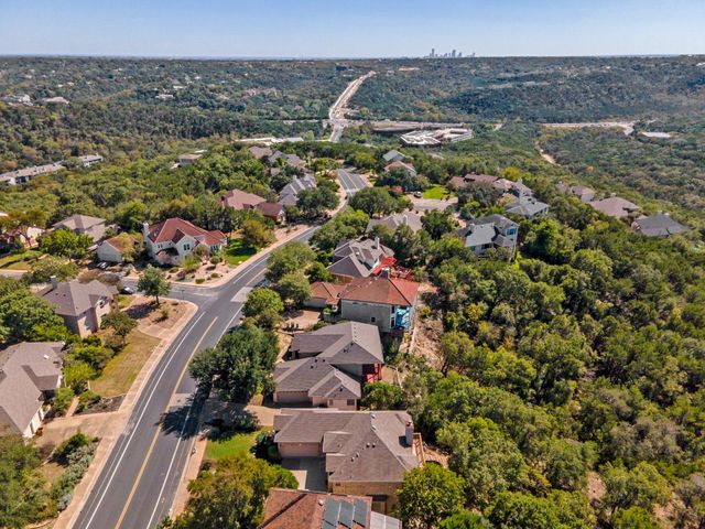 8802 Bluegrass DR, Austin, TX 78759