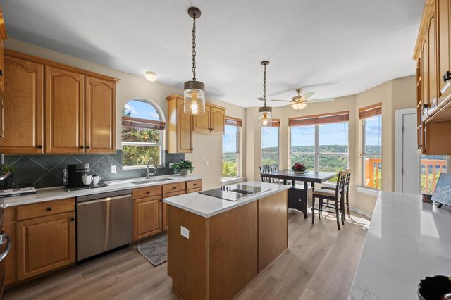 8802 Bluegrass DR, Austin, TX 78759