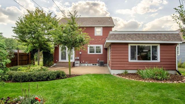 2017 11th Street, Eau Claire, WI 54703