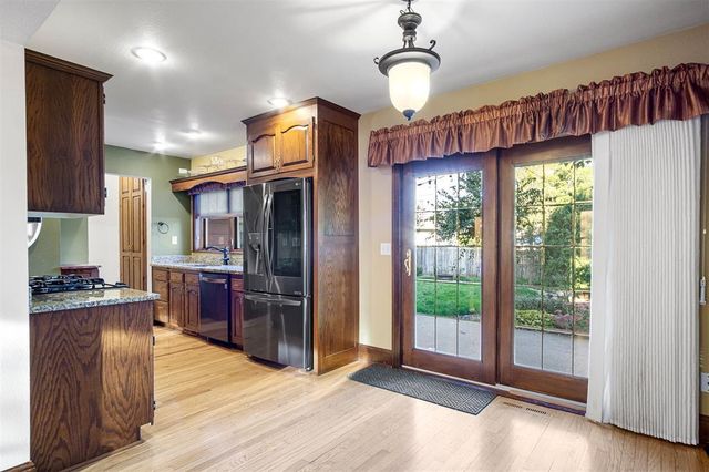 2017 11th Street, Eau Claire, WI 54703