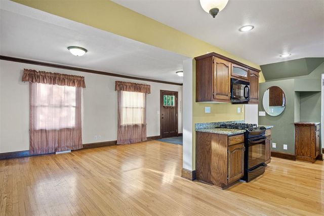 2017 11th Street, Eau Claire, WI 54703