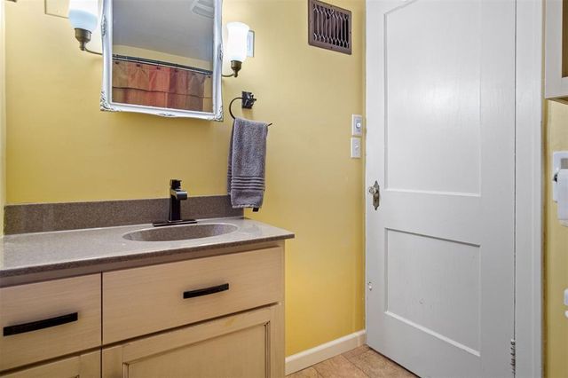 2017 11th Street, Eau Claire, WI 54703