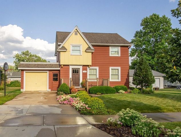 2017 11th Street, Eau Claire, WI 54703