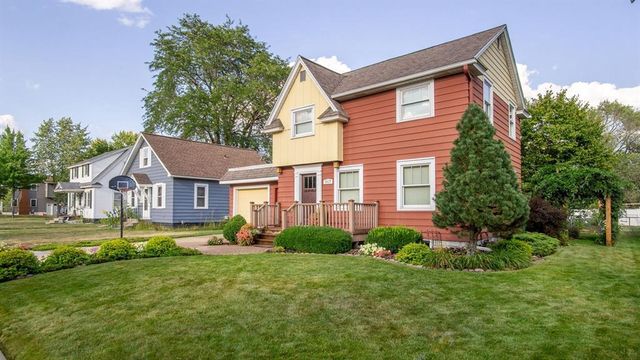 2017 11th Street, Eau Claire, WI 54703