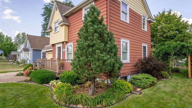 2017 11th Street, Eau Claire, WI 54703