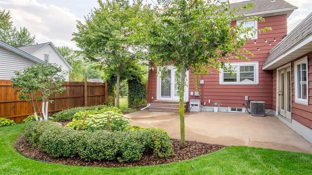2017 11th Street, Eau Claire, WI 54703