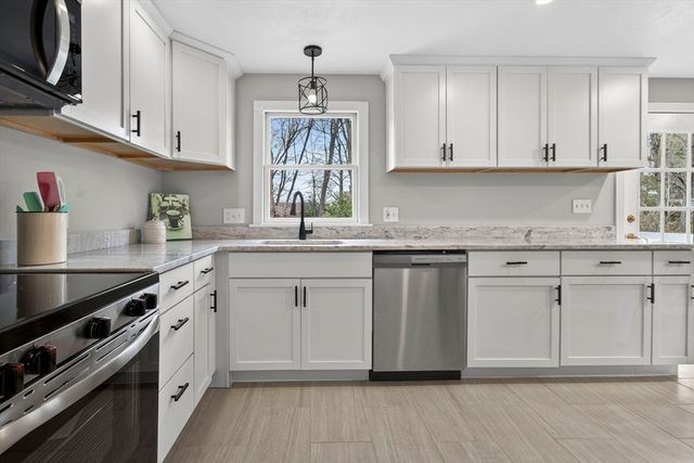 296 Chace St, Clinton, MA 01510