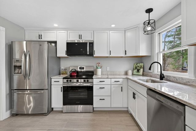 296 Chace St, Clinton, MA 01510