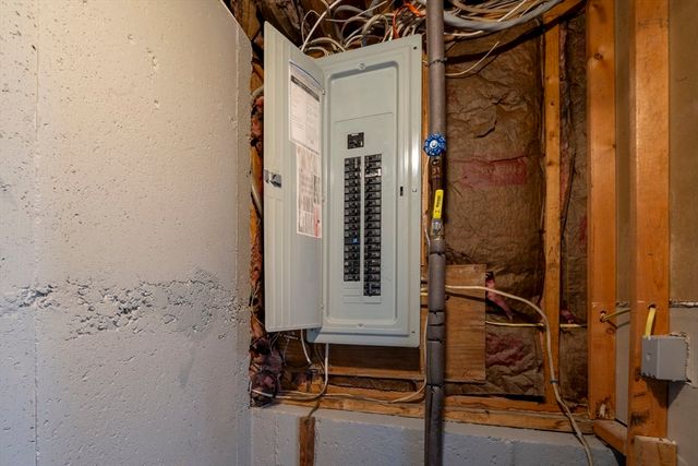 296 Chace St, Clinton, MA 01510