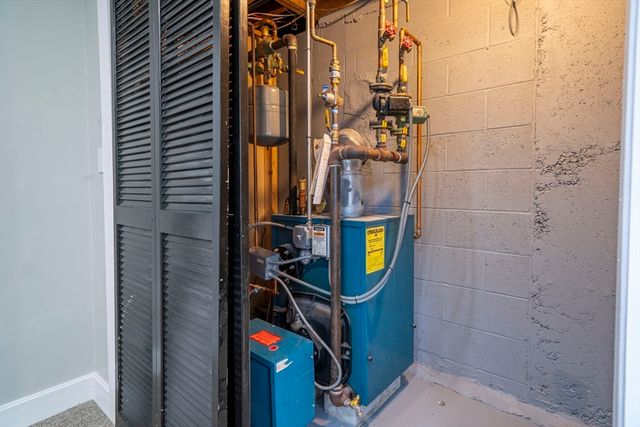 296 Chace St, Clinton, MA 01510