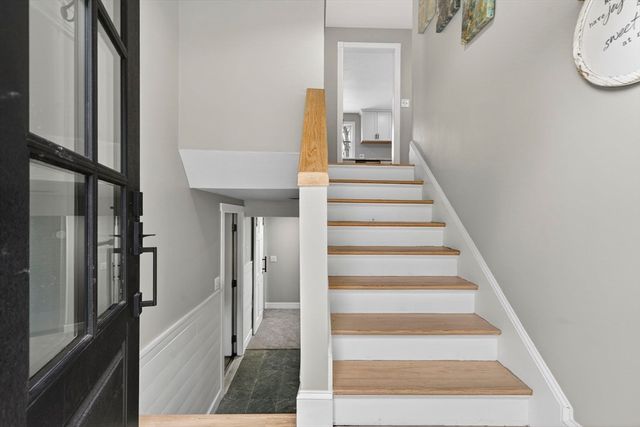 296 Chace St, Clinton, MA 01510