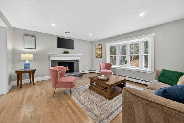 296 Chace St, Clinton, MA 01510