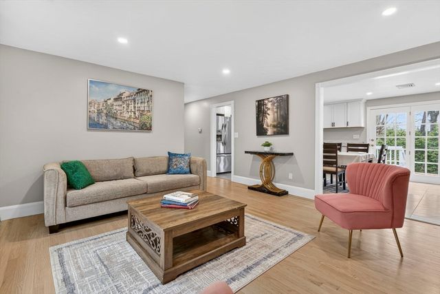 296 Chace St, Clinton, MA 01510