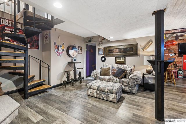 2711 N 142 Street, Omaha, NE 68164