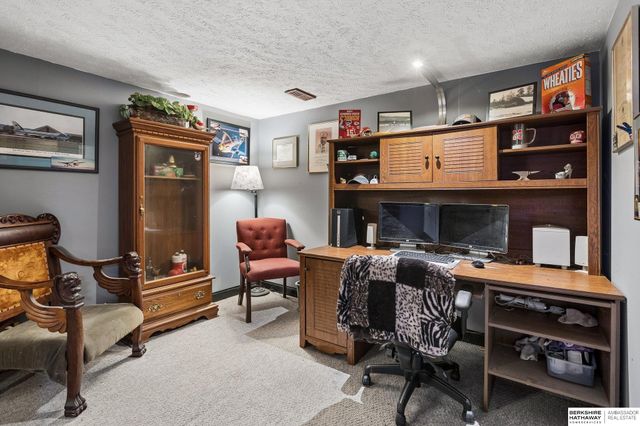 2711 N 142 Street, Omaha, NE 68164
