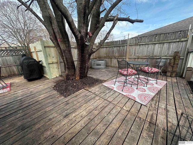 2711 N 142 Street, Omaha, NE 68164