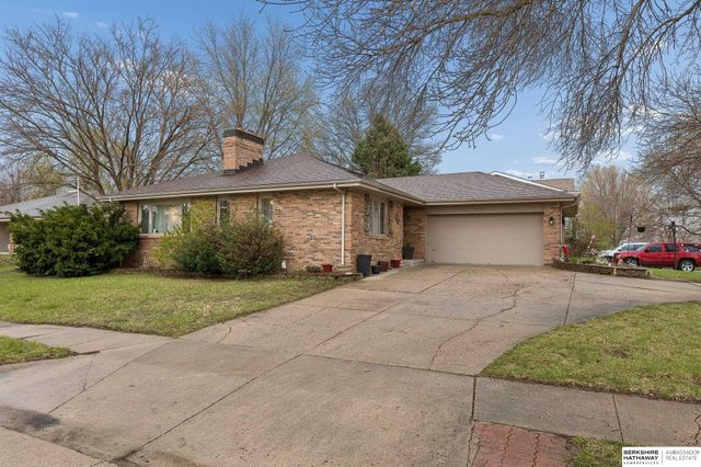 2711 N 142 Street, Omaha, NE 68164