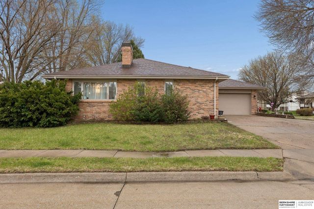 2711 N 142 Street, Omaha, NE 68164