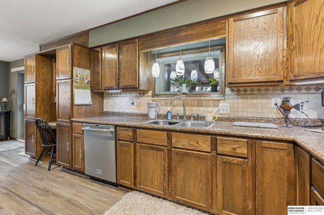 2711 N 142 Street, Omaha, NE 68164