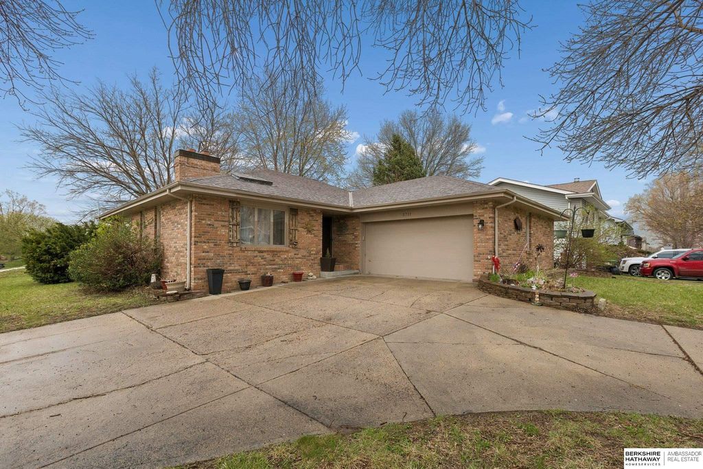 2711 N 142 Street, Omaha, NE 68164