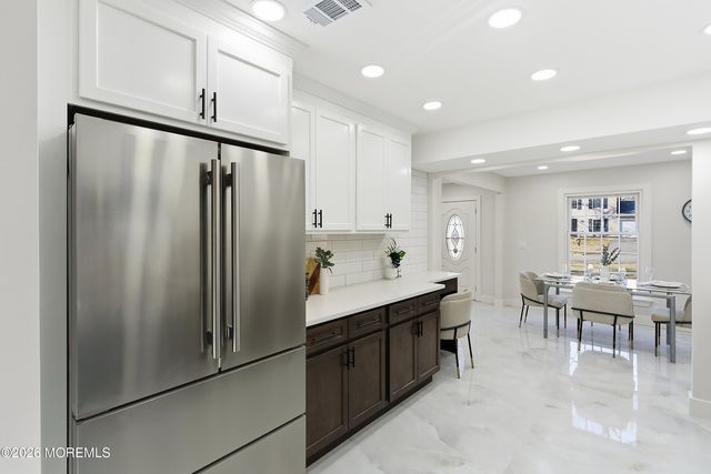 16 6th Street, Barnegat, NJ 08005