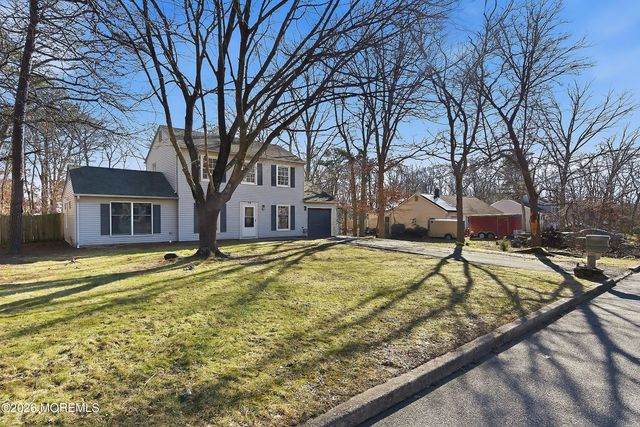 16 6th Street, Barnegat, NJ 08005