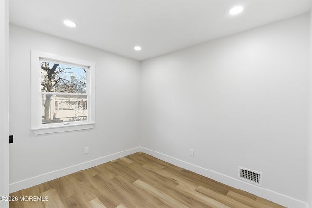 16 6th Street, Barnegat, NJ 08005