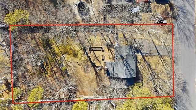 16 6th Street, Barnegat, NJ 08005