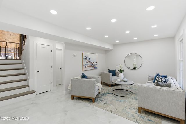 16 6th Street, Barnegat, NJ 08005