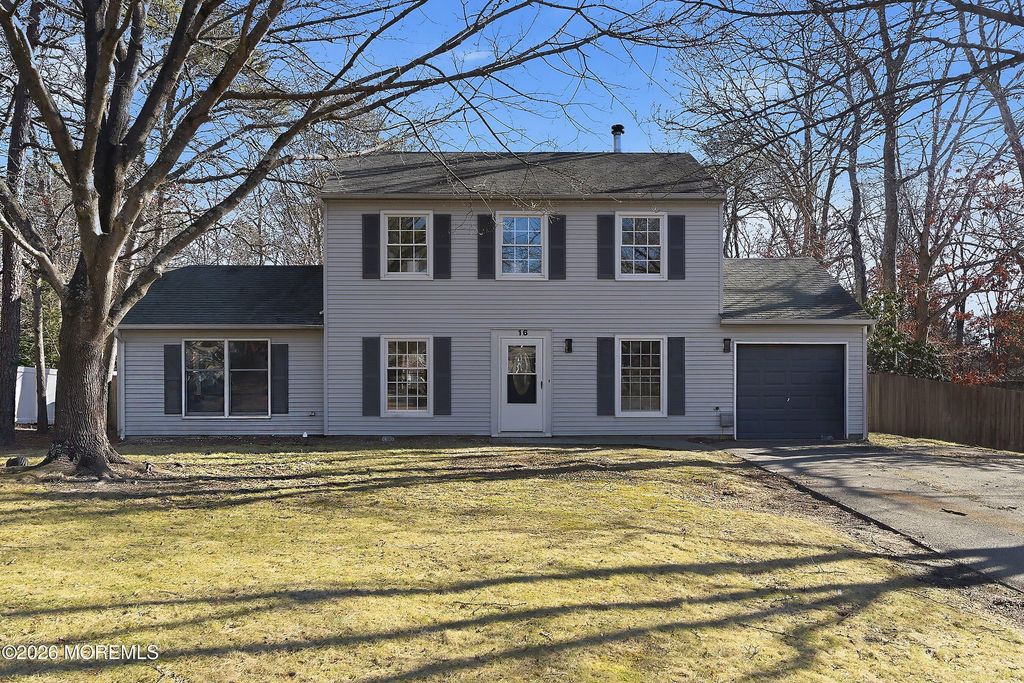 16 6th Street, Barnegat, NJ 08005