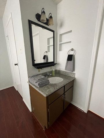 2750 Holly Hall Street 1014, Houston, TX 77054
